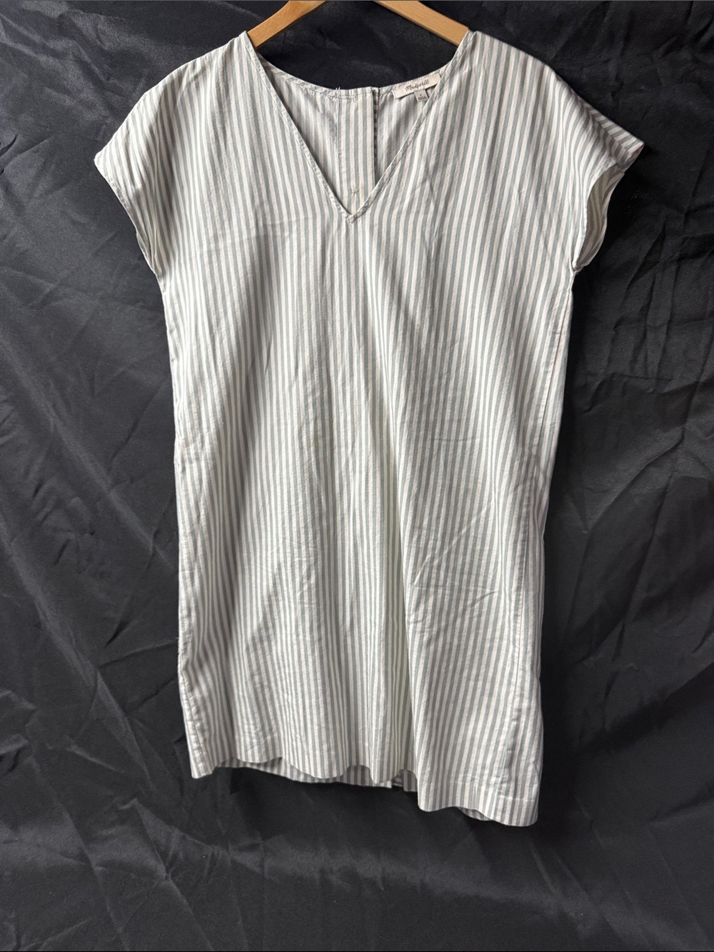 Madewell Light Blue & White Striped V-Neck dress size small